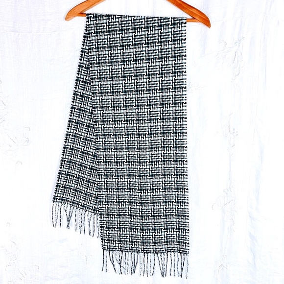 Cashmink 100% Acrylic Scarf - Picture 1 of 7